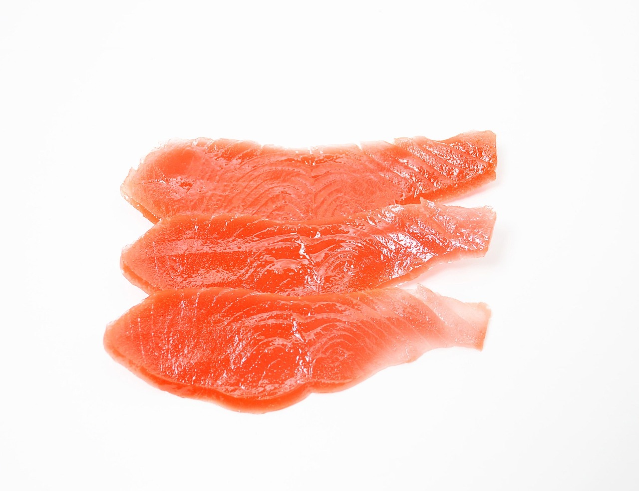 ¿Que le va bien al salmón ahumado?