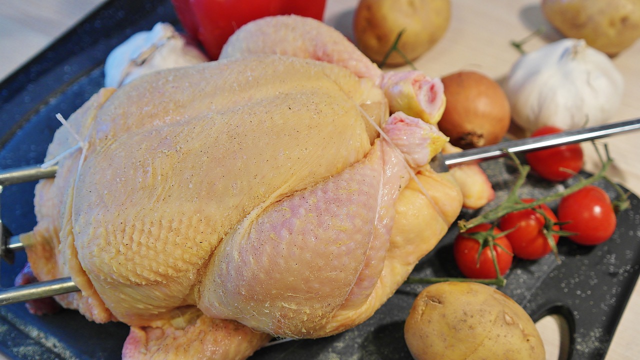 ¿Qué vale un pollo asado en Colombia?