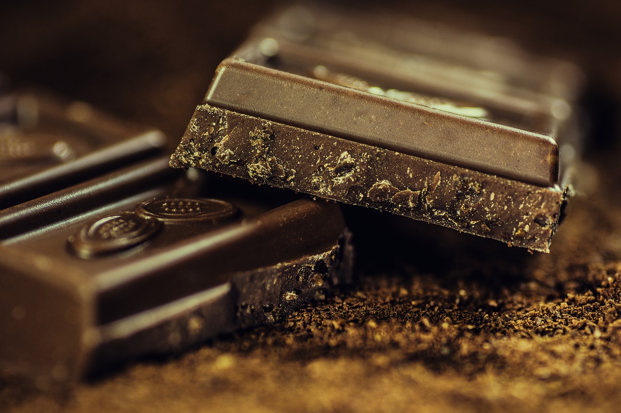 ¿Cuántas calorías tiene un Pastel completo de chocolate?