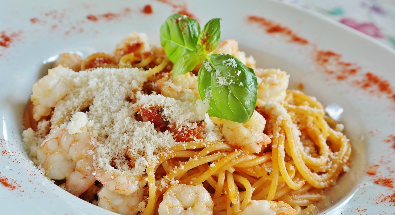 ¿Qué pesa más la pasta cocida o sin cocer?