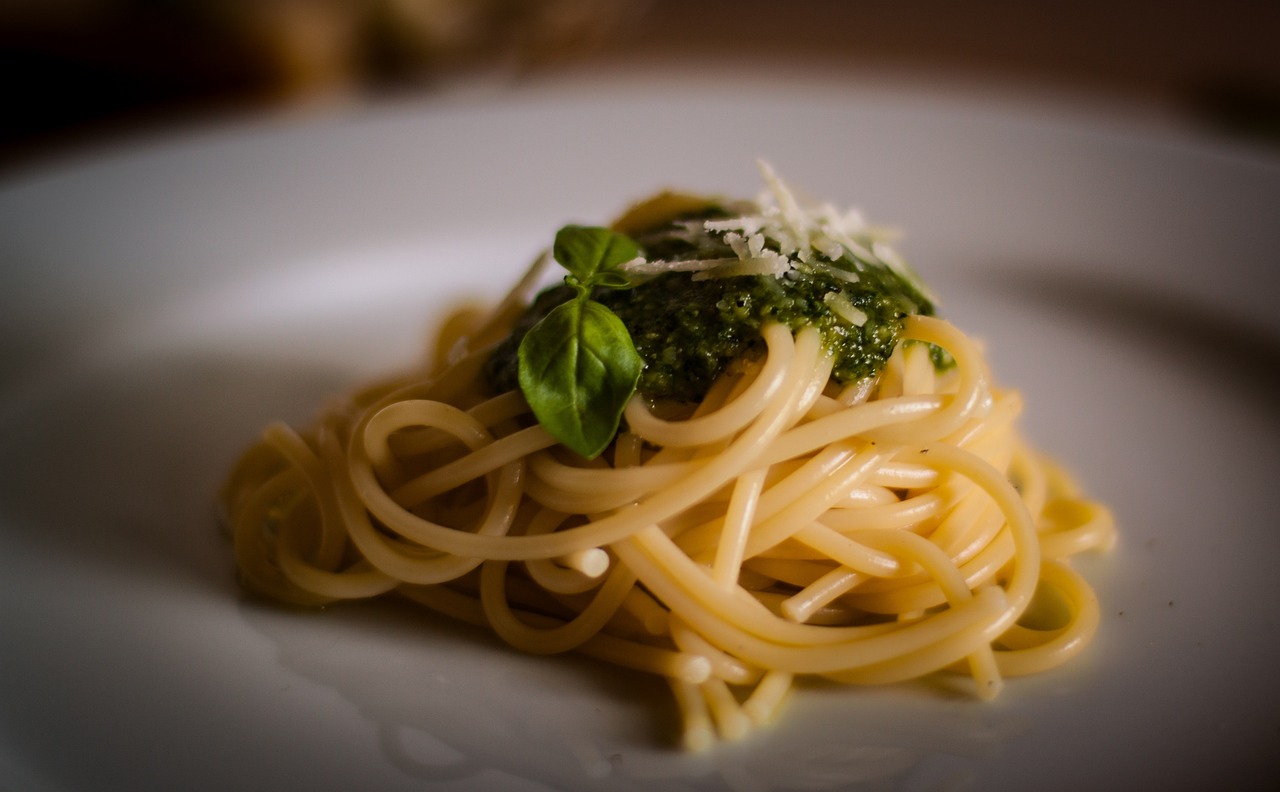 ¿Qué significa la palabra italiana pesto?